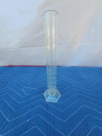 Used 100 mL GRADUATED CYLINDER