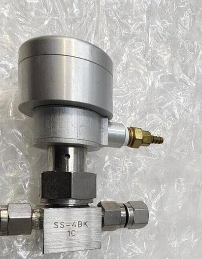 Used SWAGELOK NUPRO SS-4BK-1C BELLOWS SEALED VALVE