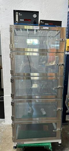 Used TERRA UNIVERSAL WAFER BOX DESICCATOR FOR 200MM WAFERS 9130-25A