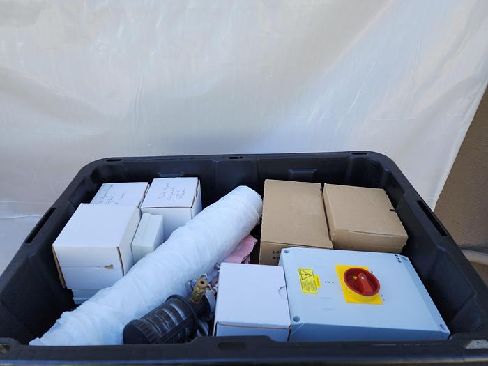 BOX 1 OF LEYBOLD OPTICS GMBH CCS PRO NEW SPARE PARTS