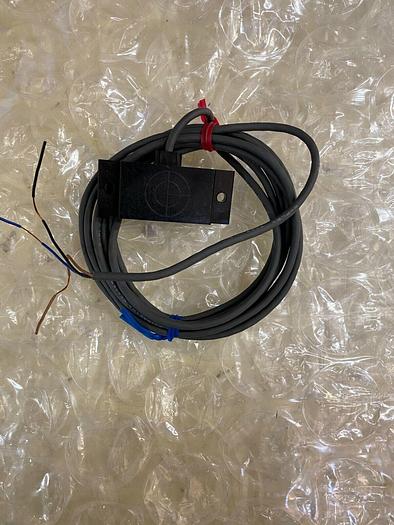 OMRON E2K-F10MC2 CAPACITIVE PROXIMITY SWITCH