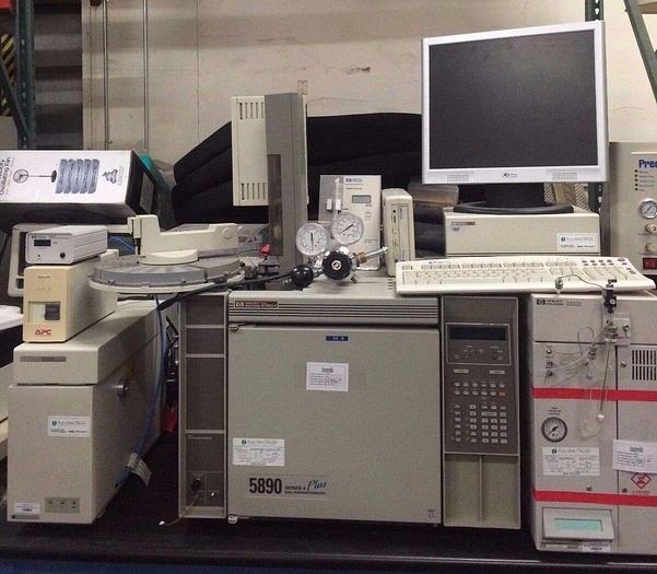Used HEWLETT PACKARD 5890 SERIES II PLUS GAS CHROMATOGRAPH