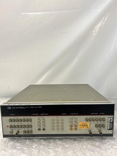 Used HP 8165A PROGRAMMABLE SIGNAL SOURCE 1MHZ-50MHZ