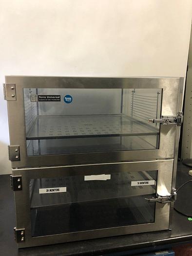 Used TERRA UNIVERSAL 3950-09 031202 DESICCATOR