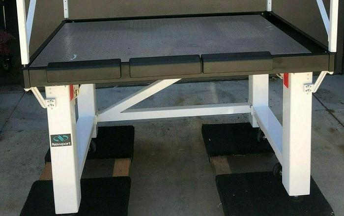 Used NEWPORT SG-30X48-2 (VH3048W-OPT) ISOLATION TABLE