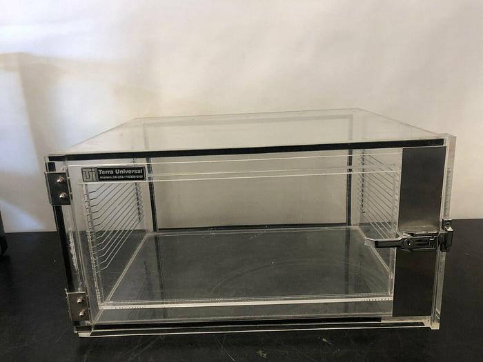 Used TERRA UNIVERSAL 23''x17''x12'' DESICCATOR